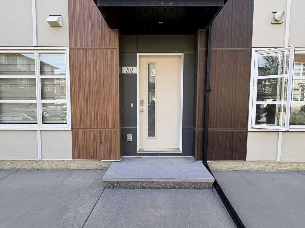 202 EVANSRIDGE Park NW, Calgary — photo 2 of 20