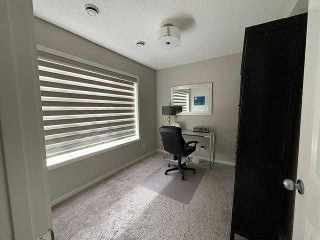 202 EVANSRIDGE Park NW, Calgary — photo 3 of 20