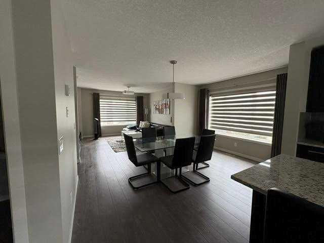 202 EVANSRIDGE Park NW, Calgary — photo 5 of 20