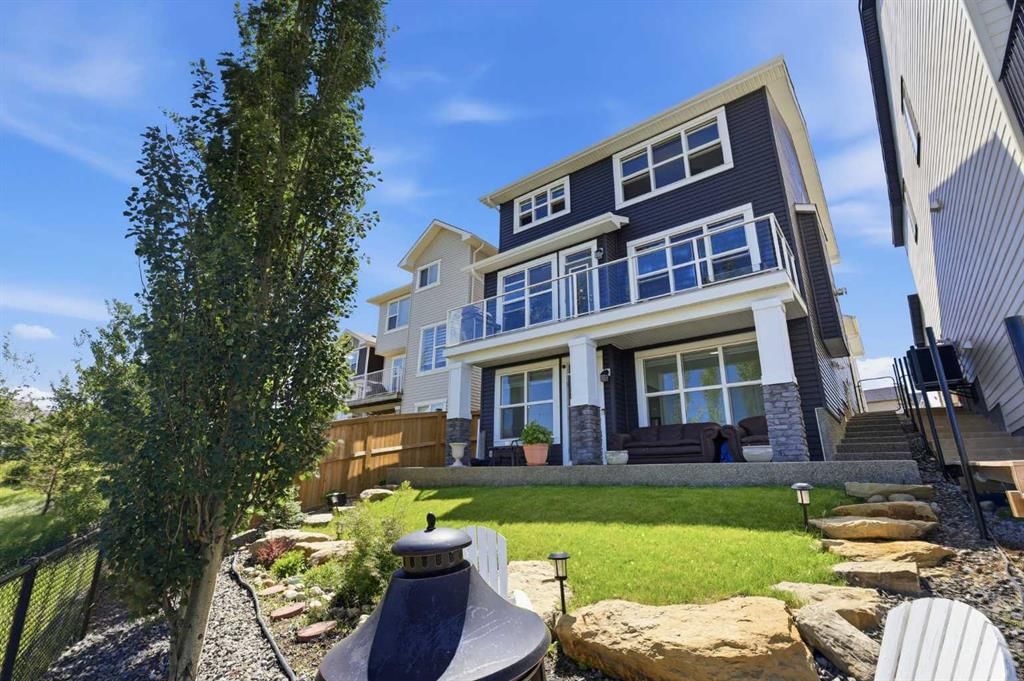 522 Sherwood Boulevard NW, Calgary — photo 3 of 50