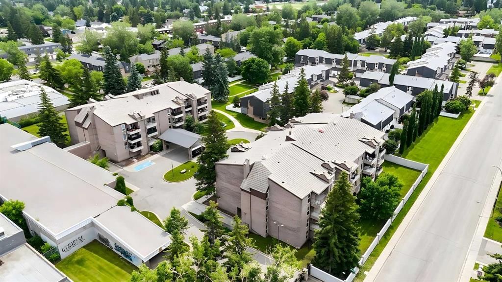 2107, 202 Braeglen Close SW, Calgary — photo 2 of 44