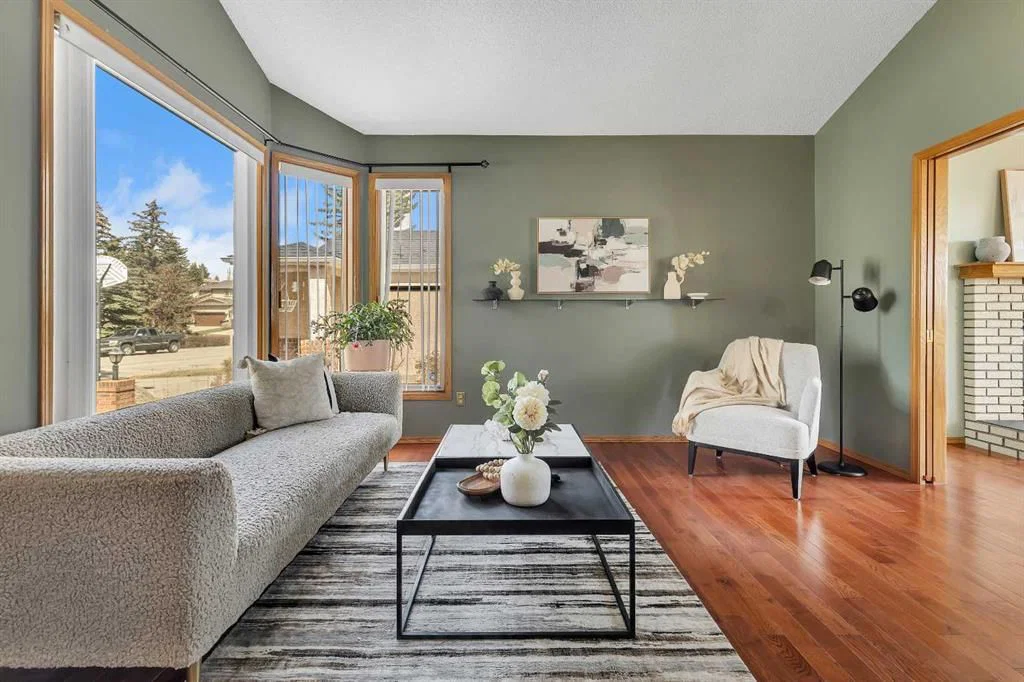 2856 Signal Hill Heights SW, Calgary — photo 4 of 29