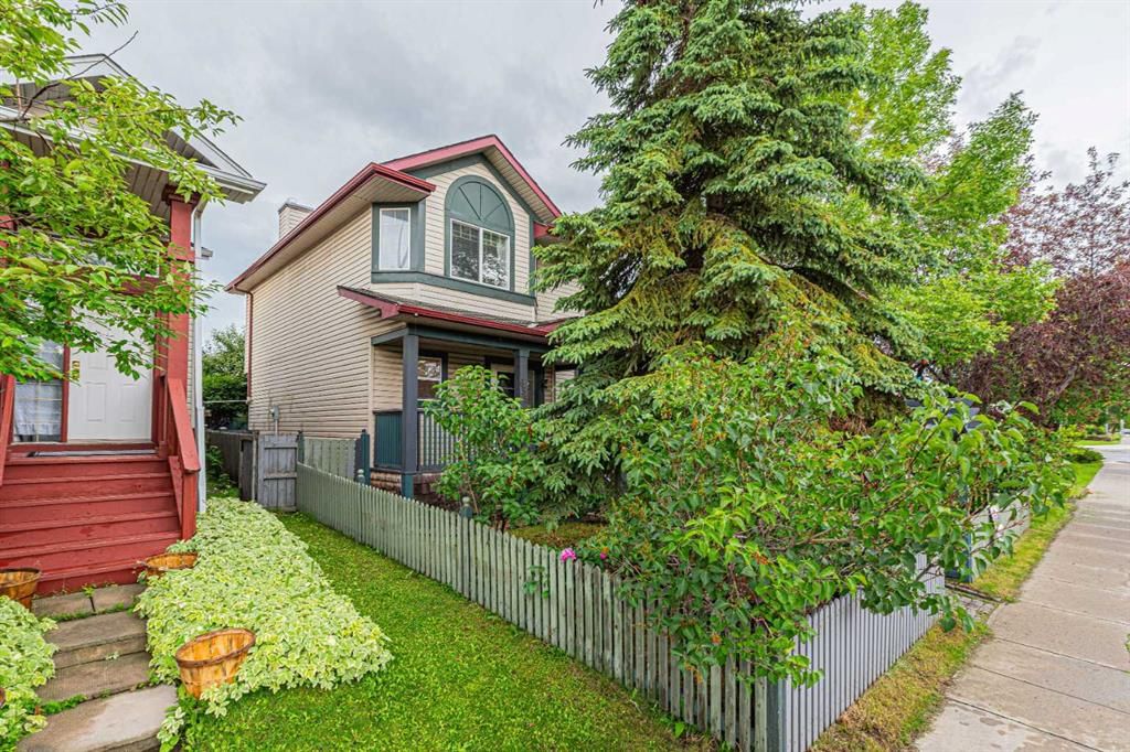 655 Erin Woods Drive SE, Calgary — photo 3 of 49