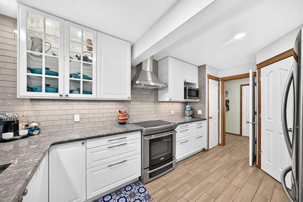 7919 Cougar Ridge Avenue SW, Calgary — photo 5 of 49
