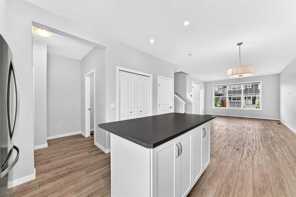 49 Legacy Glen Place SE, Calgary — photo 5 of 31