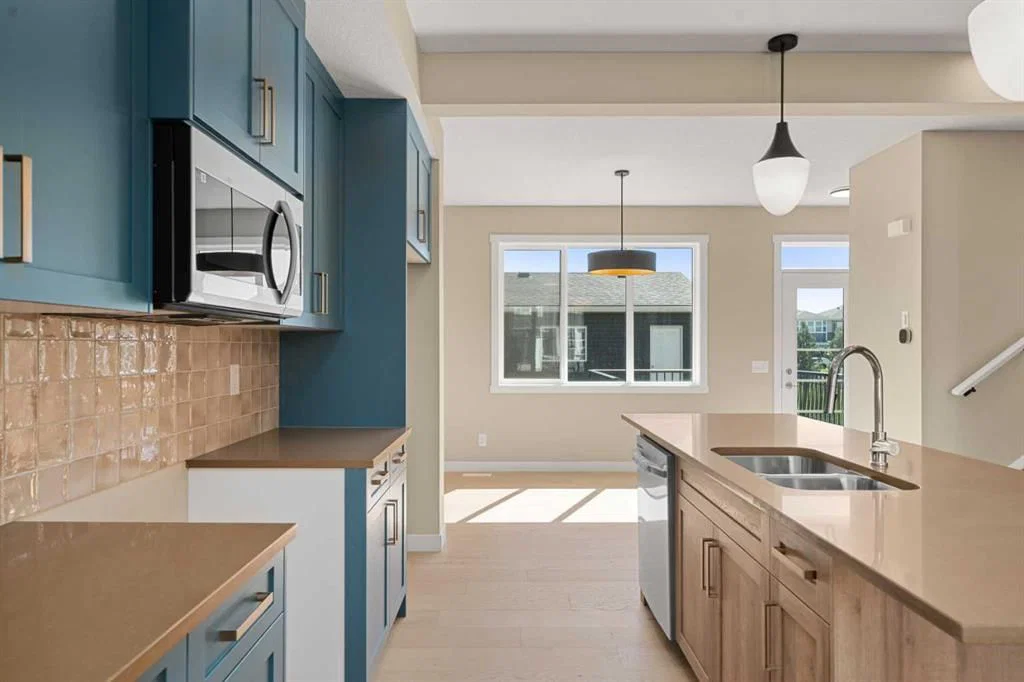 416 Sora Boulevard SE, Calgary — photo 3 of 10