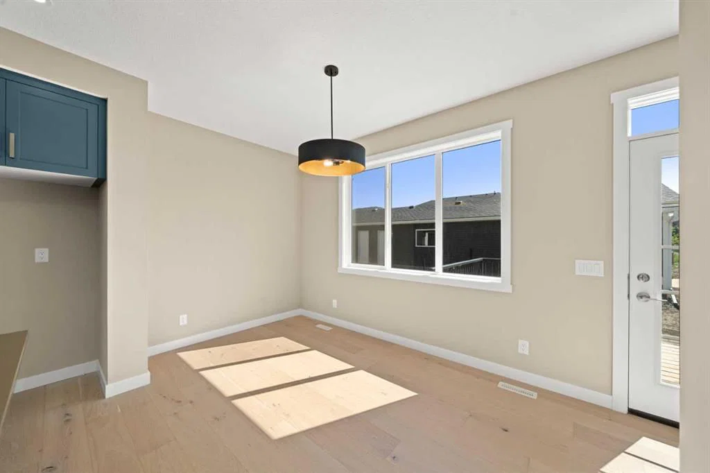 416 Sora Boulevard SE, Calgary — photo 5 of 10