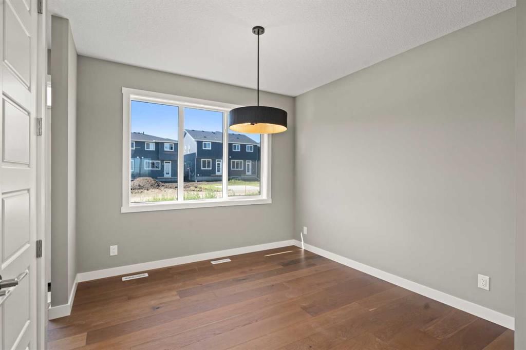 644 Sora Boulevard SE, Calgary — photo 5 of 10