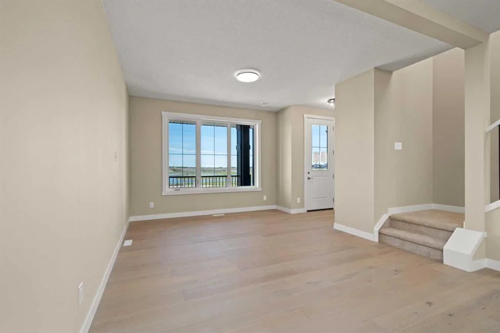 676 Sora Boulevard SE, Calgary — photo 3 of 11