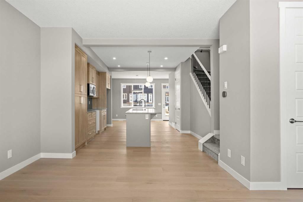 656 Sora Boulevard SE, Calgary — photo 3 of 12