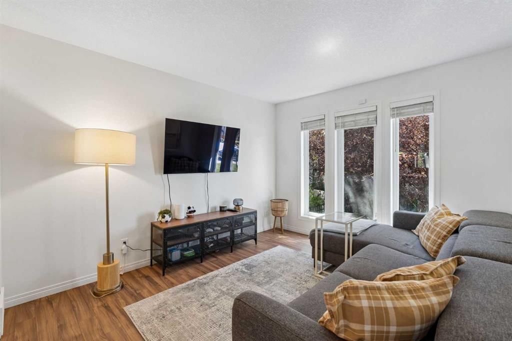 614 Auburn Bay Square SE, Calgary — photo 3 of 25