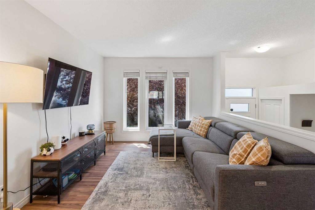 614 Auburn Bay Square SE, Calgary — photo 4 of 25