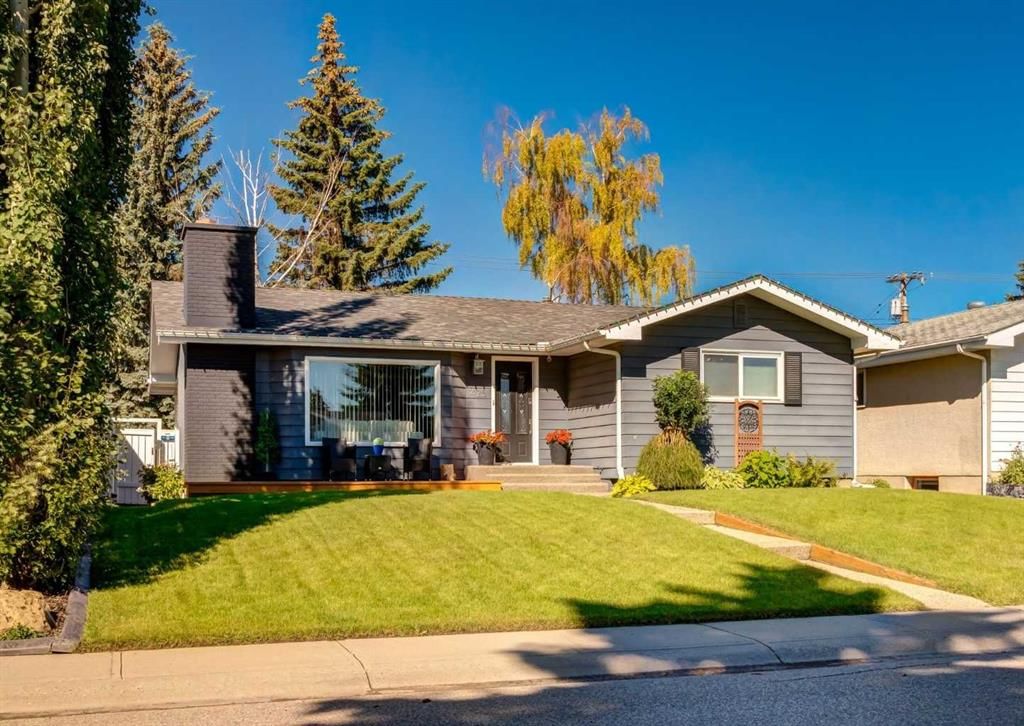 425 Woodland Crescent SE, Calgary — photo 2 of 50