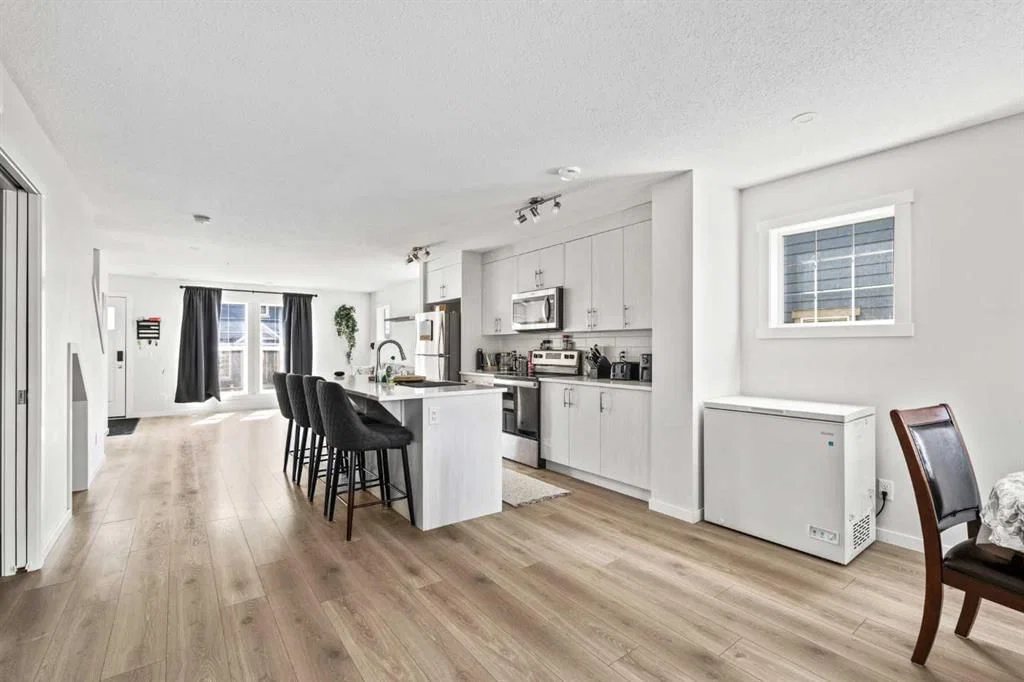 463 Cranbrook Square SE, Calgary — photo 3 of 34