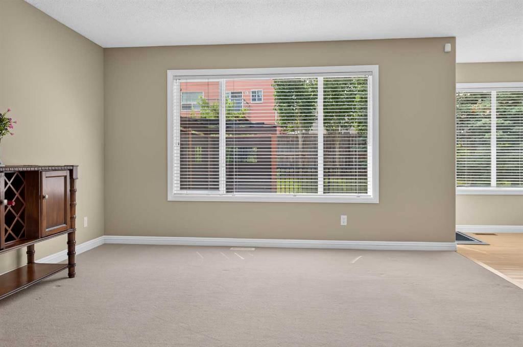25 Panamount Rise NW, Calgary — photo 3 of 41
