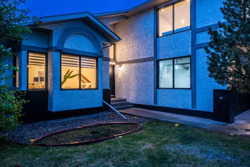 8266 Edgebrook Drive, Calgary — photo 2 of 50