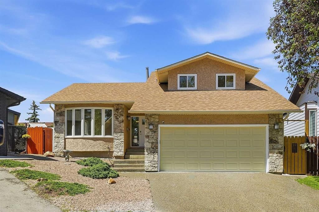 43 Beaconsfield Place NW, Calgary — main listing photo