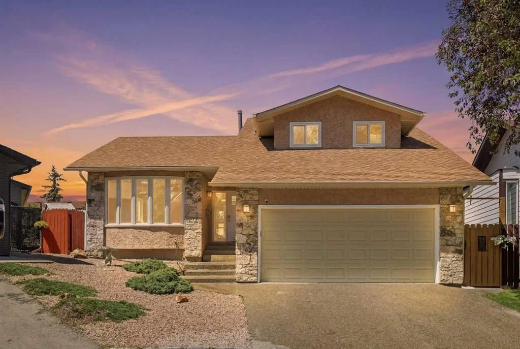43 Beaconsfield Place NW, Calgary — photo 2 of 47