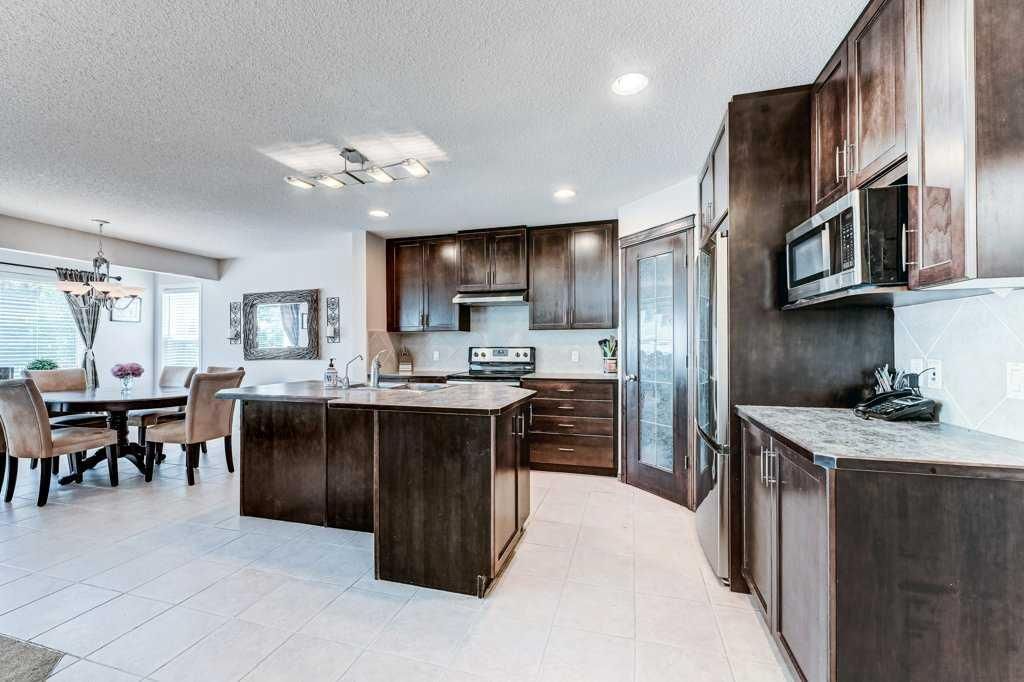 11 Cranfield Link SE, Calgary — photo 4 of 28