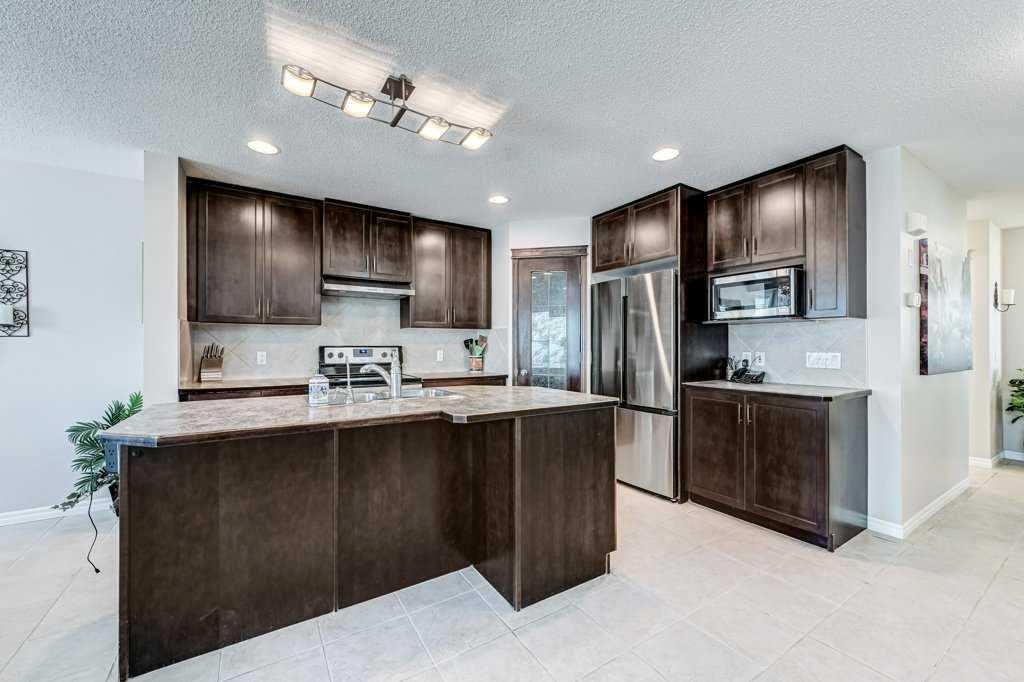 11 Cranfield Link SE, Calgary — photo 5 of 28