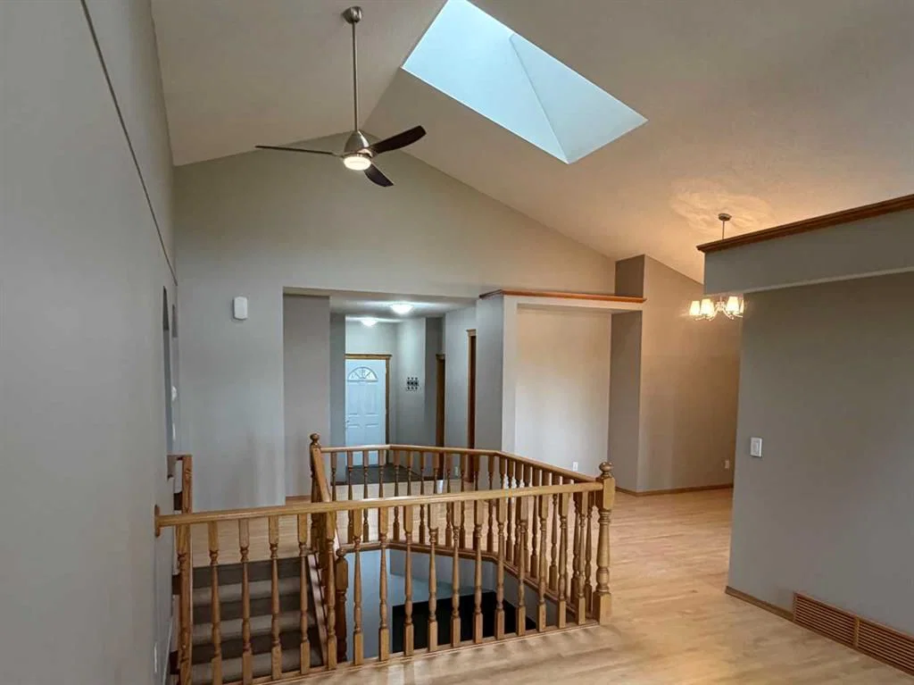 73 Scripps Landing NW, Calgary — photo 3 of 22