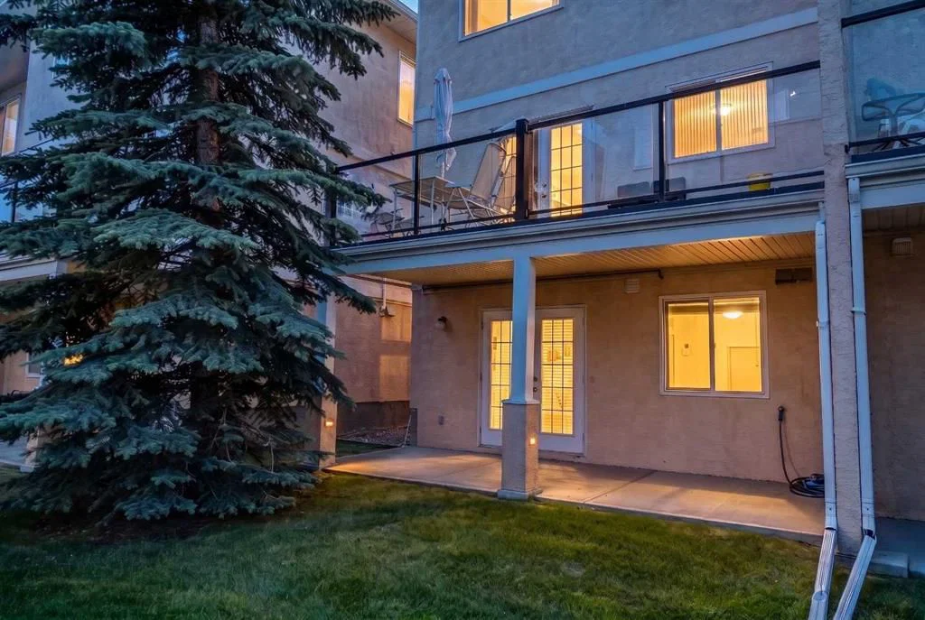 81 Sierra Morena Landing SW, Calgary — photo 2 of 48