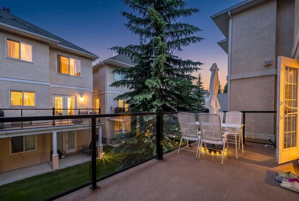 81 Sierra Morena Landing SW, Calgary — photo 4 of 48