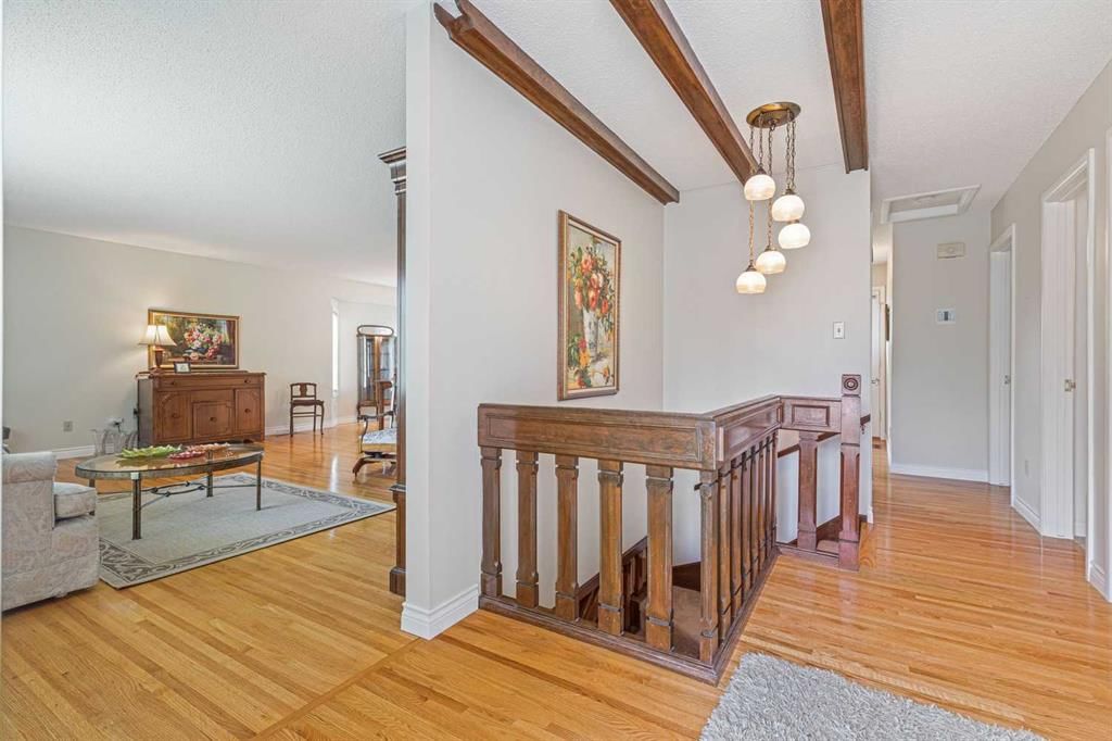 2432 Paliswood Road SW, Calgary — photo 2 of 35