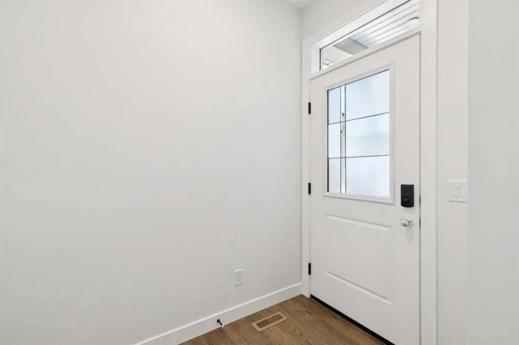 34 Hotchkiss Gardens SE, Calgary — photo 4 of 37