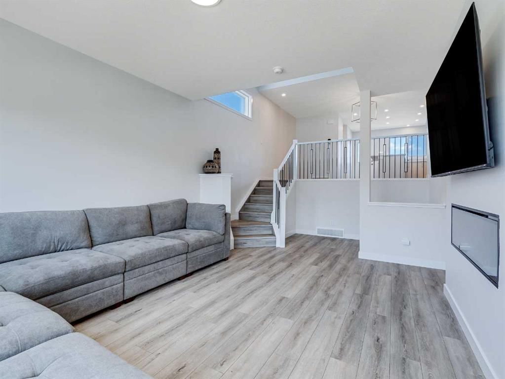 235 Aquila Way NW, Calgary — photo 4 of 30