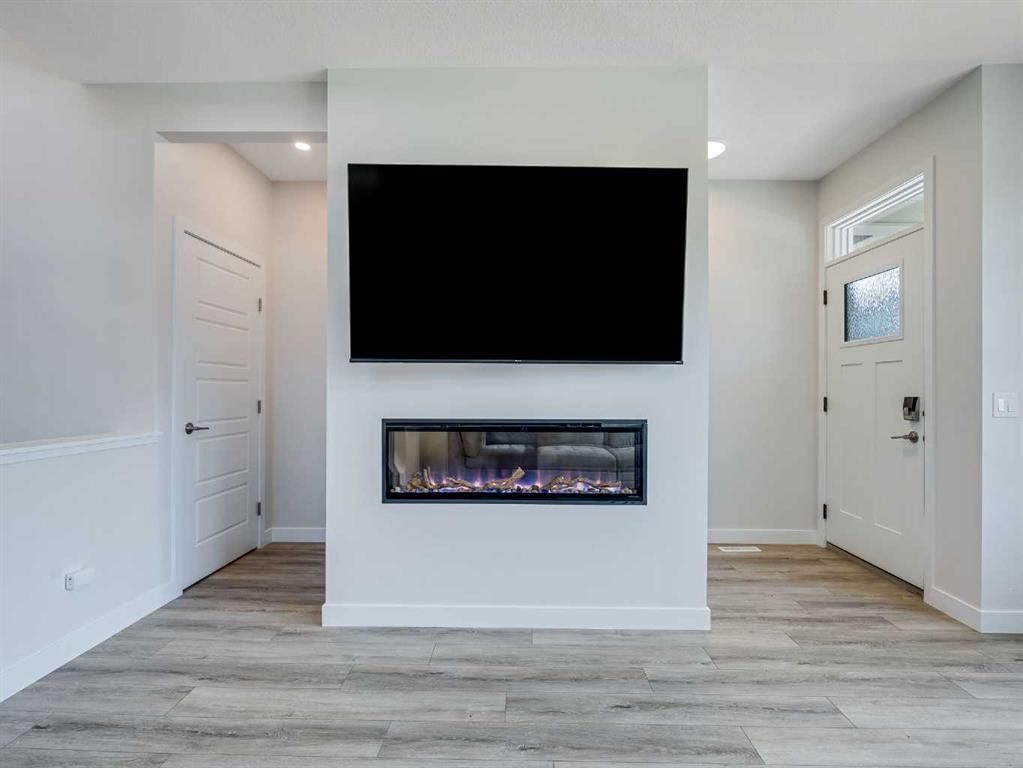 235 Aquila Way NW, Calgary — photo 5 of 30