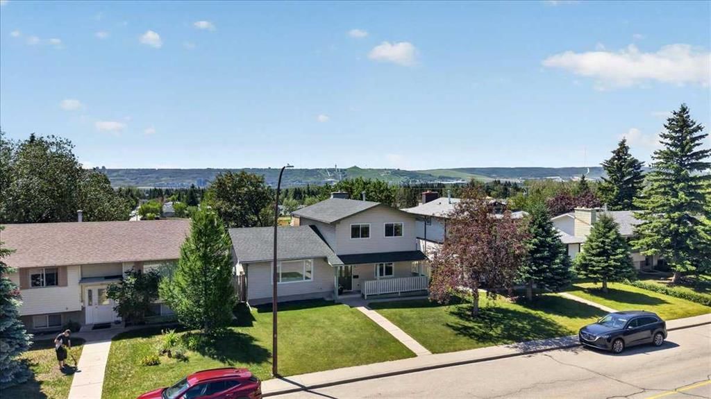 7327 Silver Springs Road NW, Calgary — photo 2 of 49