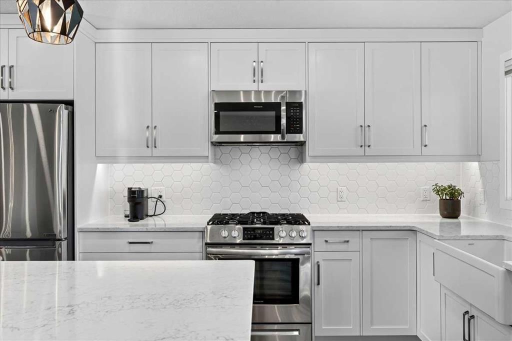 7327 Silver Springs Road NW, Calgary — photo 5 of 49