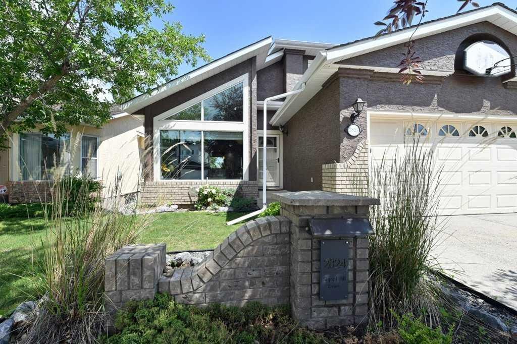 2824 Signal Hill Drive SW, Calgary — photo 3 of 50