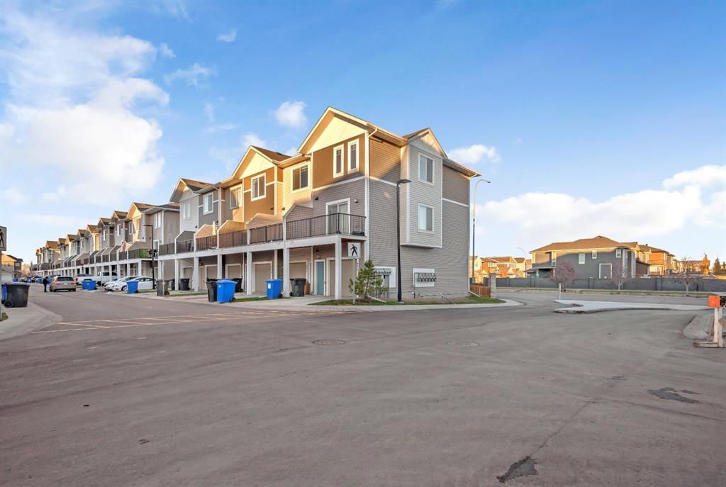 450 Canals Crossing SW, Airdrie — photo 2 of 46