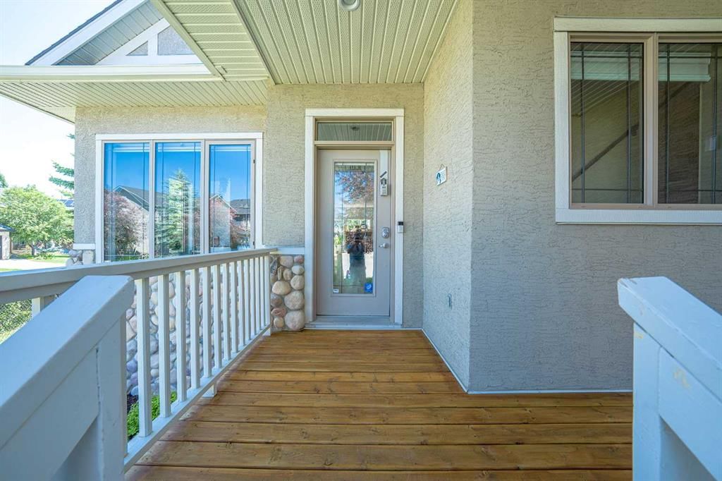 2 Discovery Ridge Heights SW, Calgary — photo 4 of 45