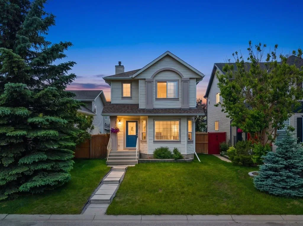172 Citadel Bluff Close NW, Calgary — main listing photo
