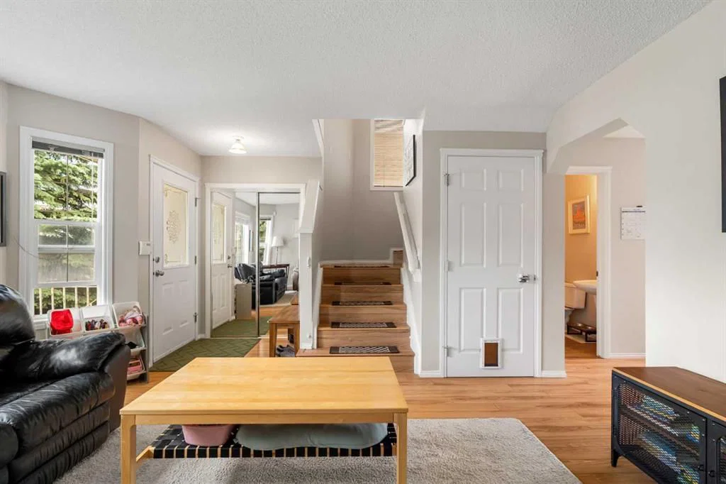 172 Citadel Bluff Close NW, Calgary — photo 4 of 31