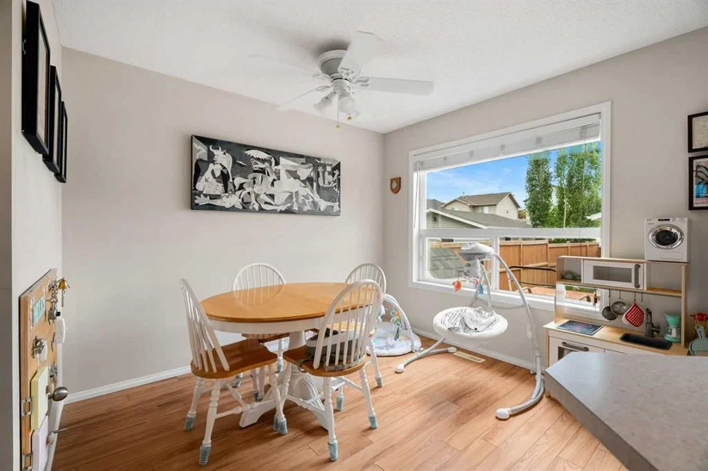 172 Citadel Bluff Close NW, Calgary — photo 5 of 31