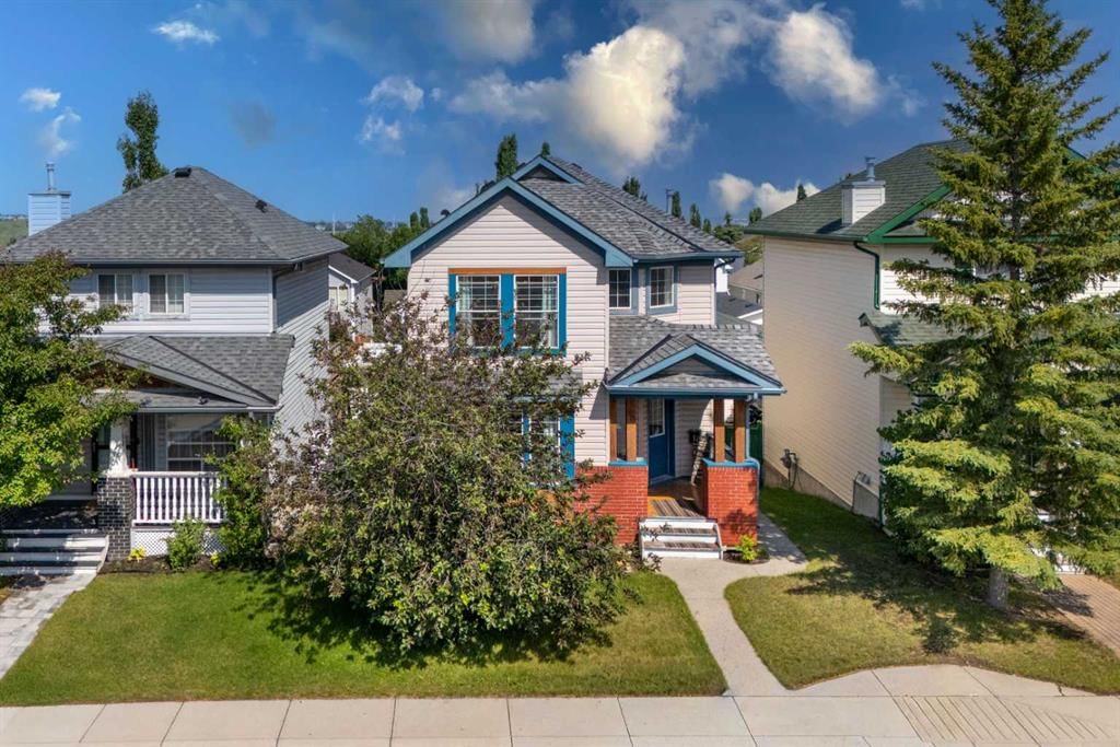 40 hidden Point NW, Calgary — photo 2 of 39