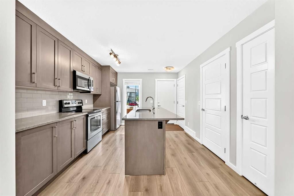 19458 37 Street SE, Calgary — photo 5 of 47
