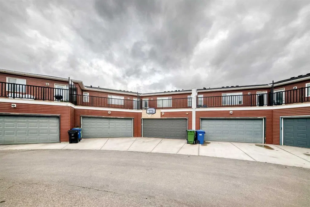 1207 140 Avenue NW, Calgary — photo 3 of 6