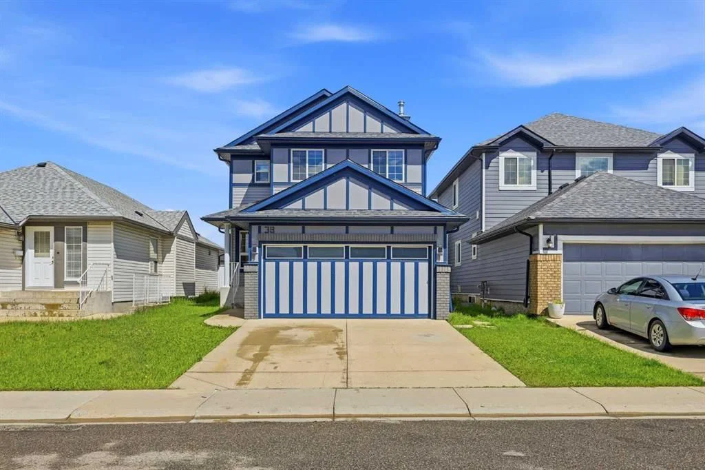 38 Saddleland Crescent NE, Calgary — photo 2 of 48