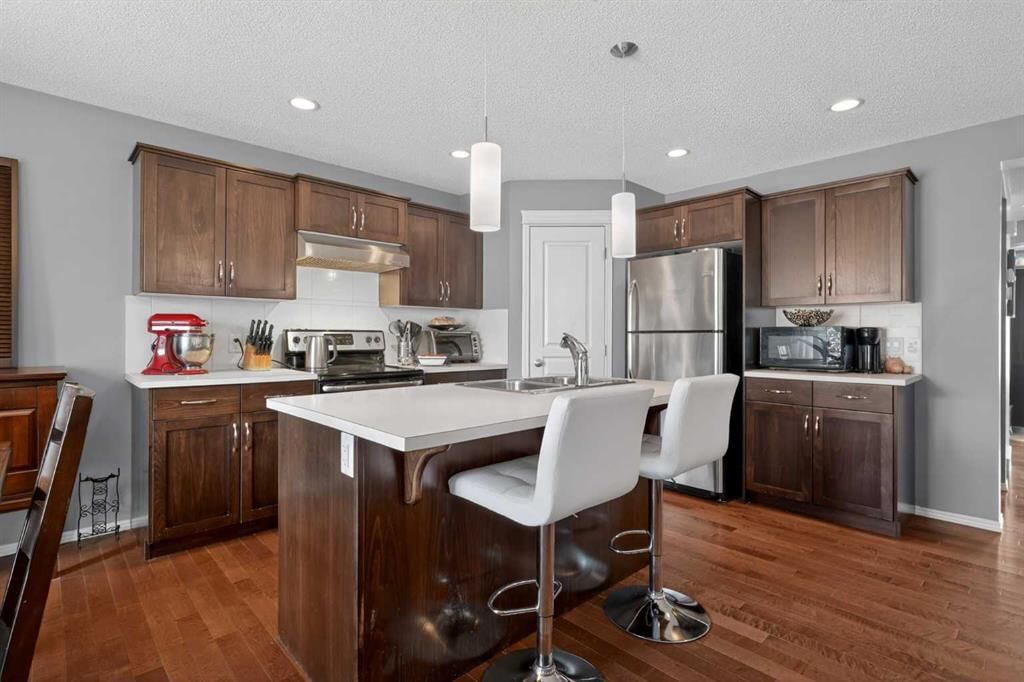 101 Elgin Meadows Manor SE, Calgary — photo 2 of 46