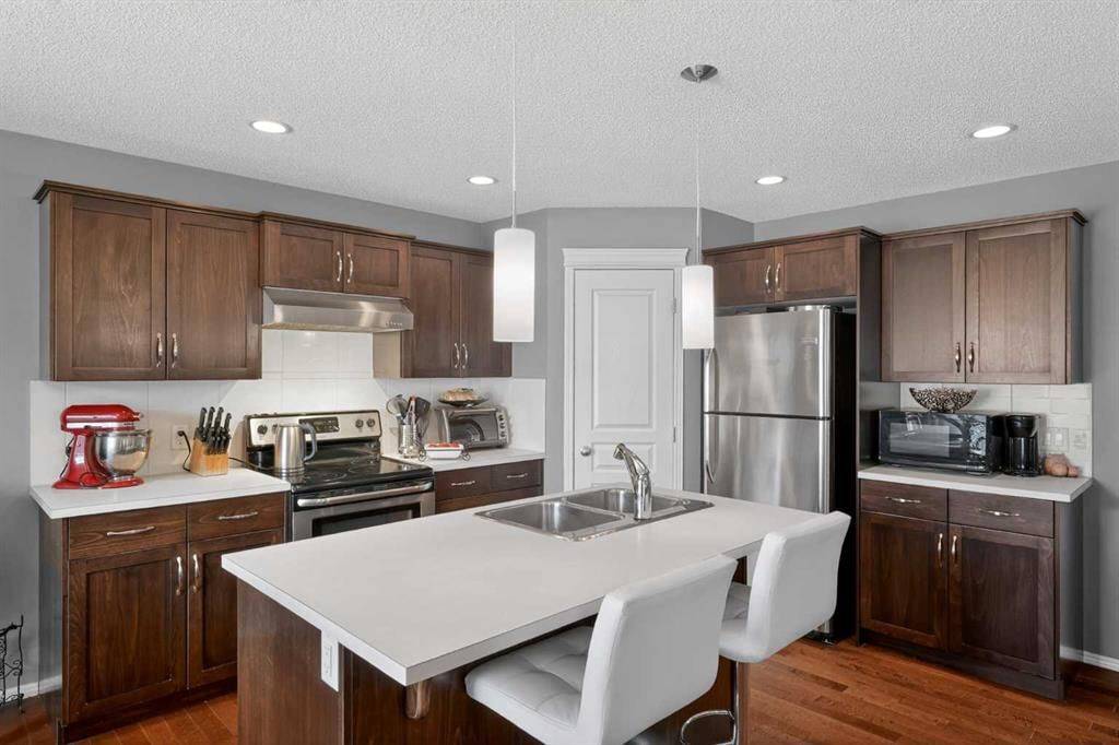 101 Elgin Meadows Manor SE, Calgary — photo 3 of 46