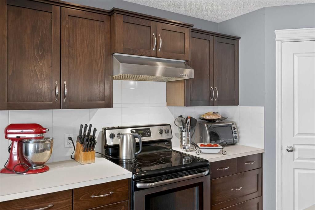 101 Elgin Meadows Manor SE, Calgary — photo 4 of 46