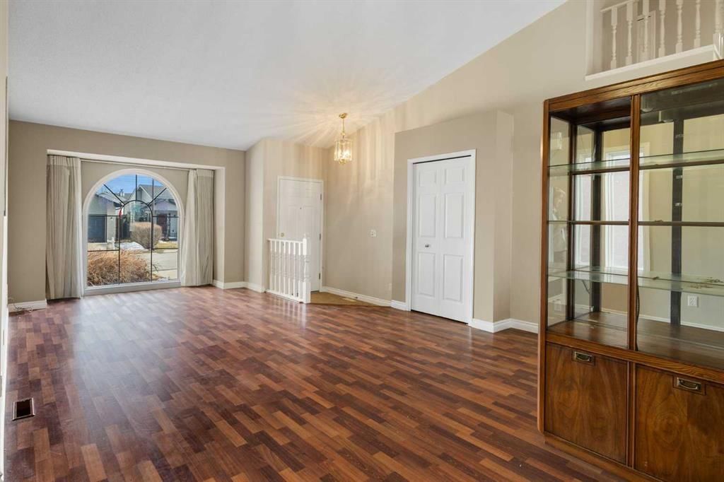 103 Riverside Way SE, Calgary — photo 4 of 46
