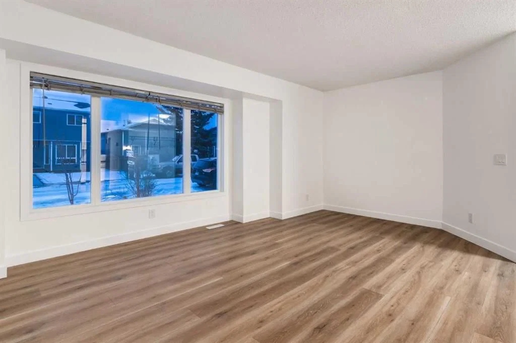 33 Martindale Court NE, Calgary — photo 5 of 26