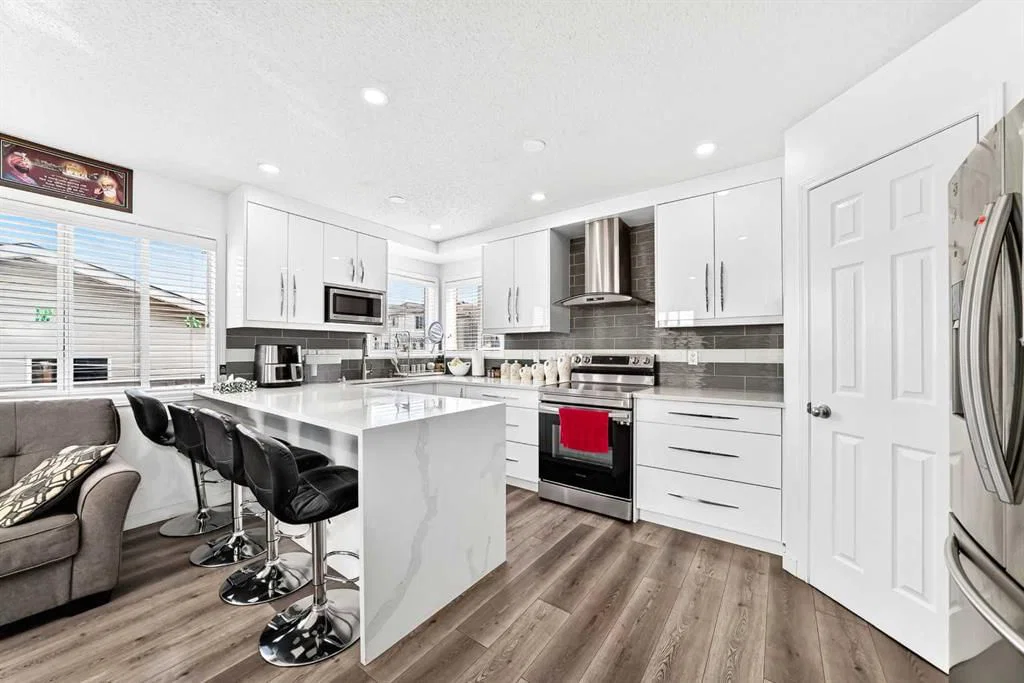 24 Taralake Road NE, Calgary — photo 5 of 50