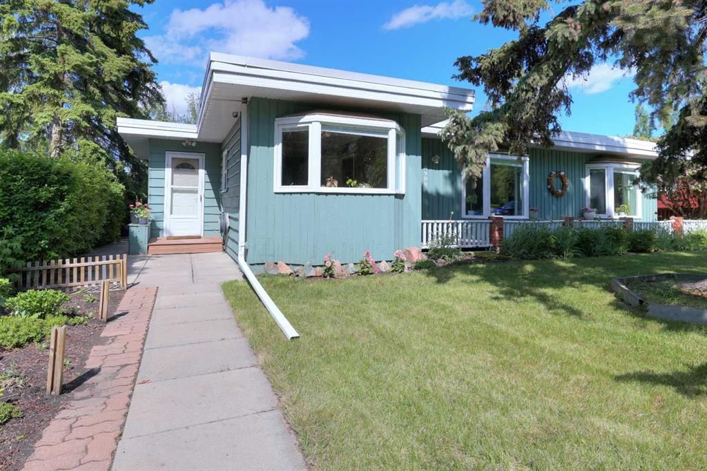 8908 33 Avenue NW, Calgary — photo 2 of 34